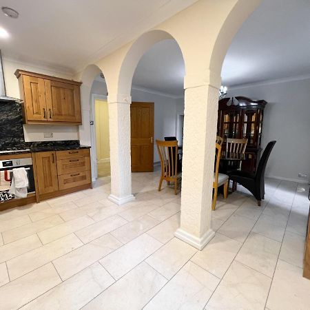 Spacious Flat Sleeps 8 Near Princes Street Εδιμβούργο Εξωτερικό φωτογραφία
