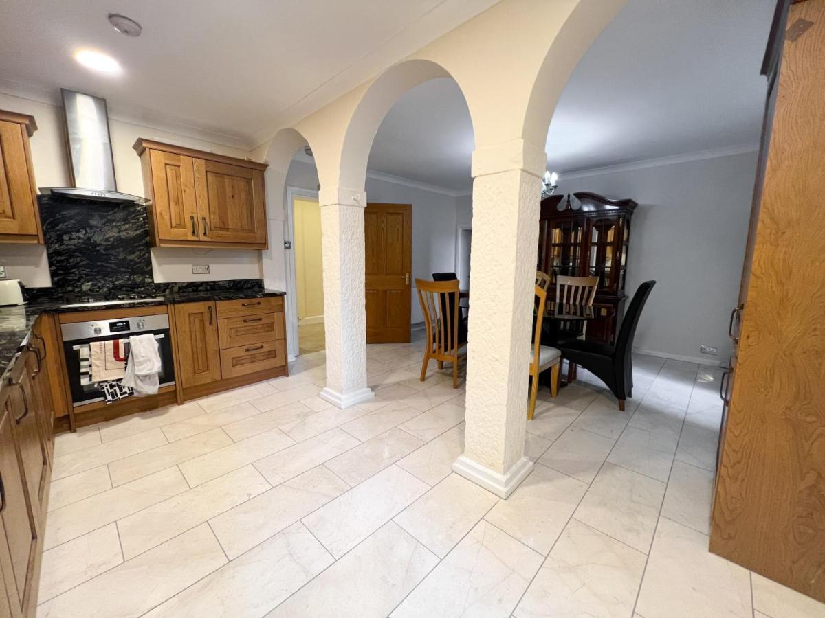 Spacious Flat Sleeps 8 Near Princes Street Εδιμβούργο Εξωτερικό φωτογραφία