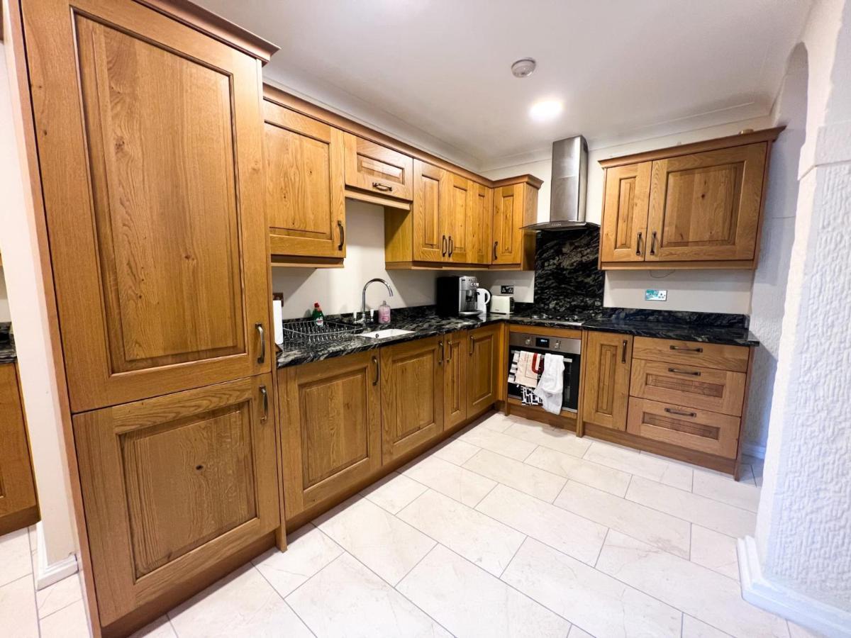 Spacious Flat Sleeps 8 Near Princes Street Εδιμβούργο Εξωτερικό φωτογραφία
