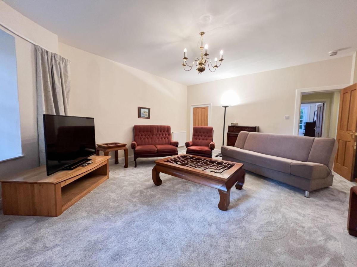 Spacious Flat Sleeps 8 Near Princes Street Εδιμβούργο Εξωτερικό φωτογραφία