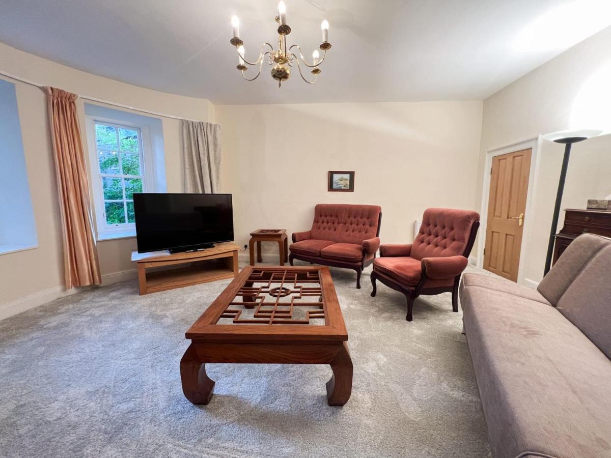Spacious Flat Sleeps 8 Near Princes Street Εδιμβούργο Εξωτερικό φωτογραφία