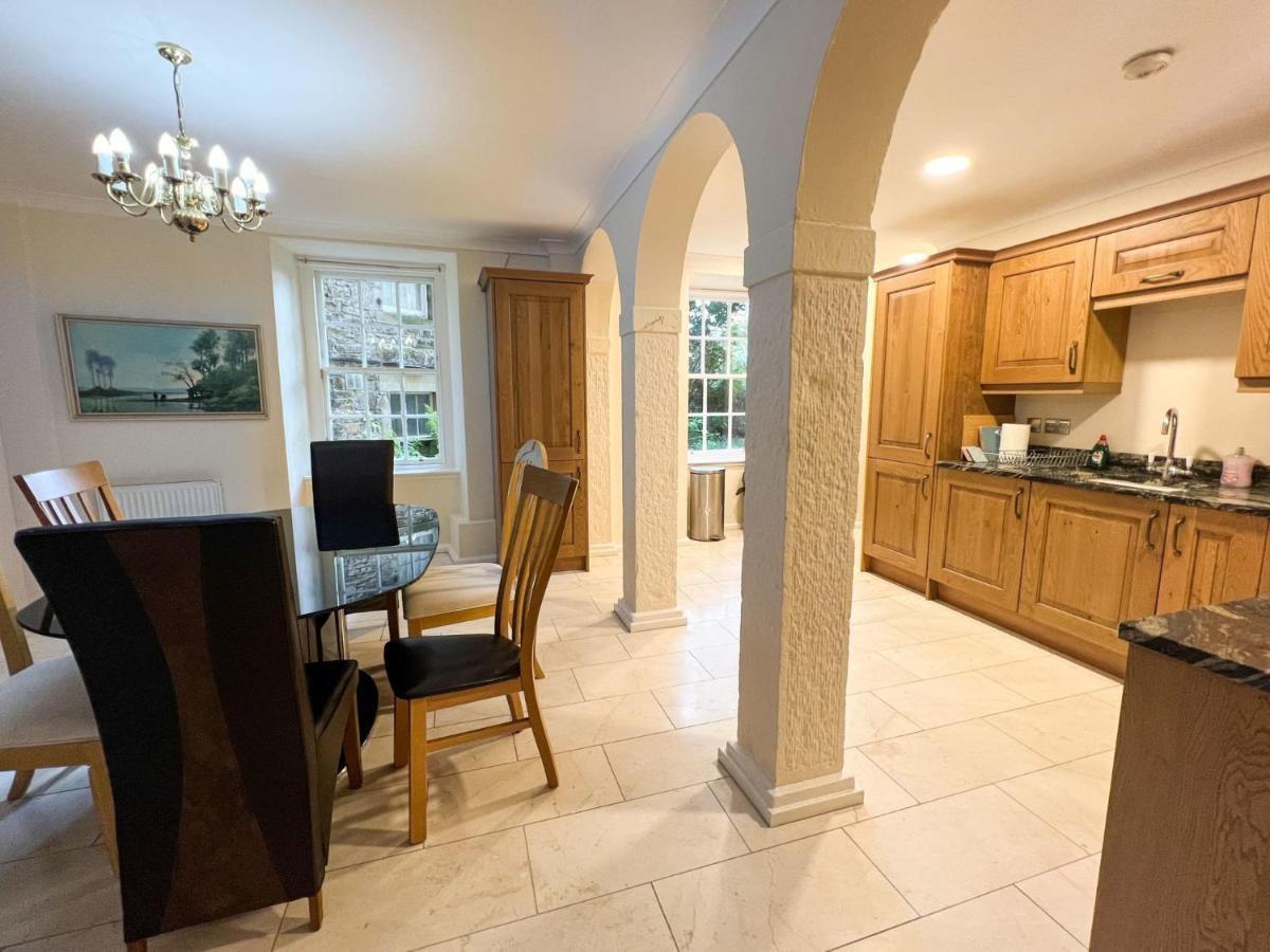 Spacious Flat Sleeps 8 Near Princes Street Εδιμβούργο Εξωτερικό φωτογραφία