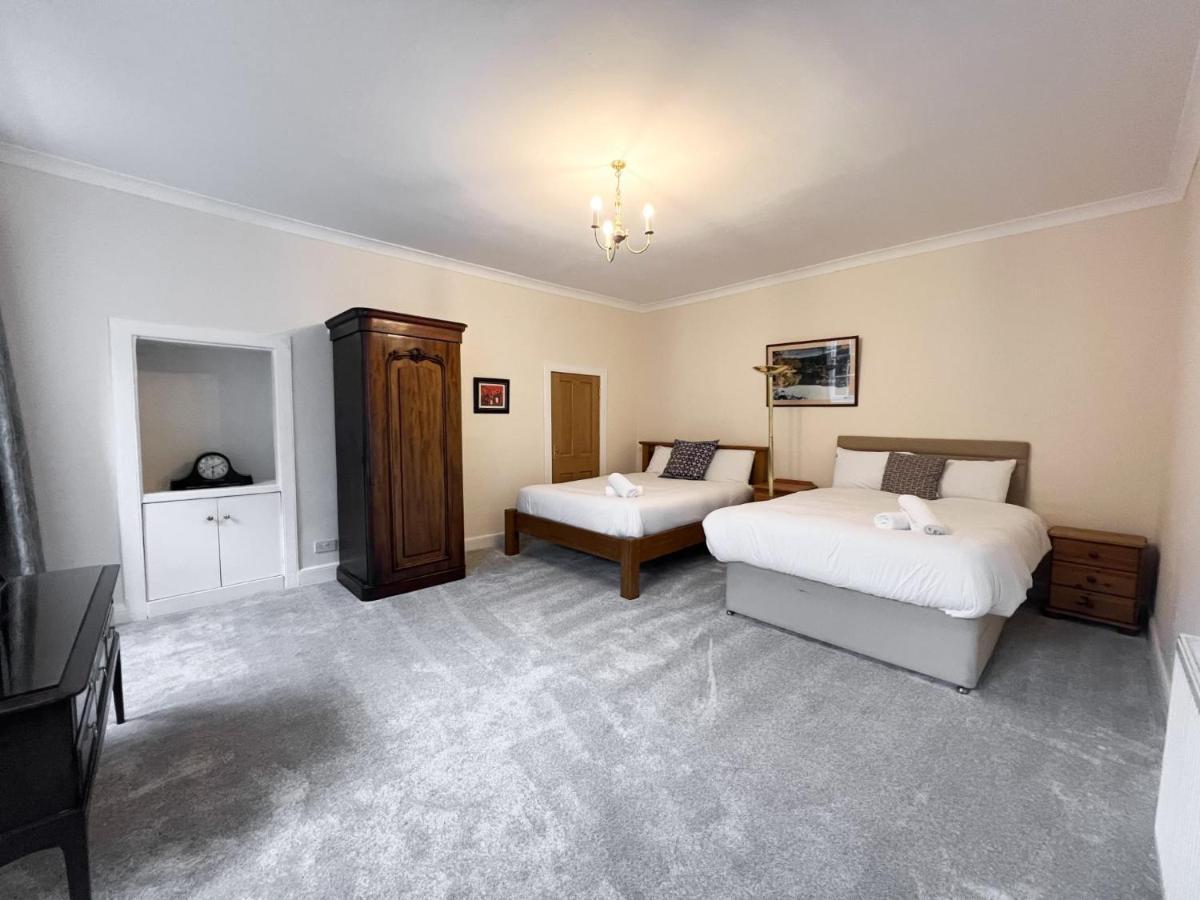 Spacious Flat Sleeps 8 Near Princes Street Εδιμβούργο Εξωτερικό φωτογραφία