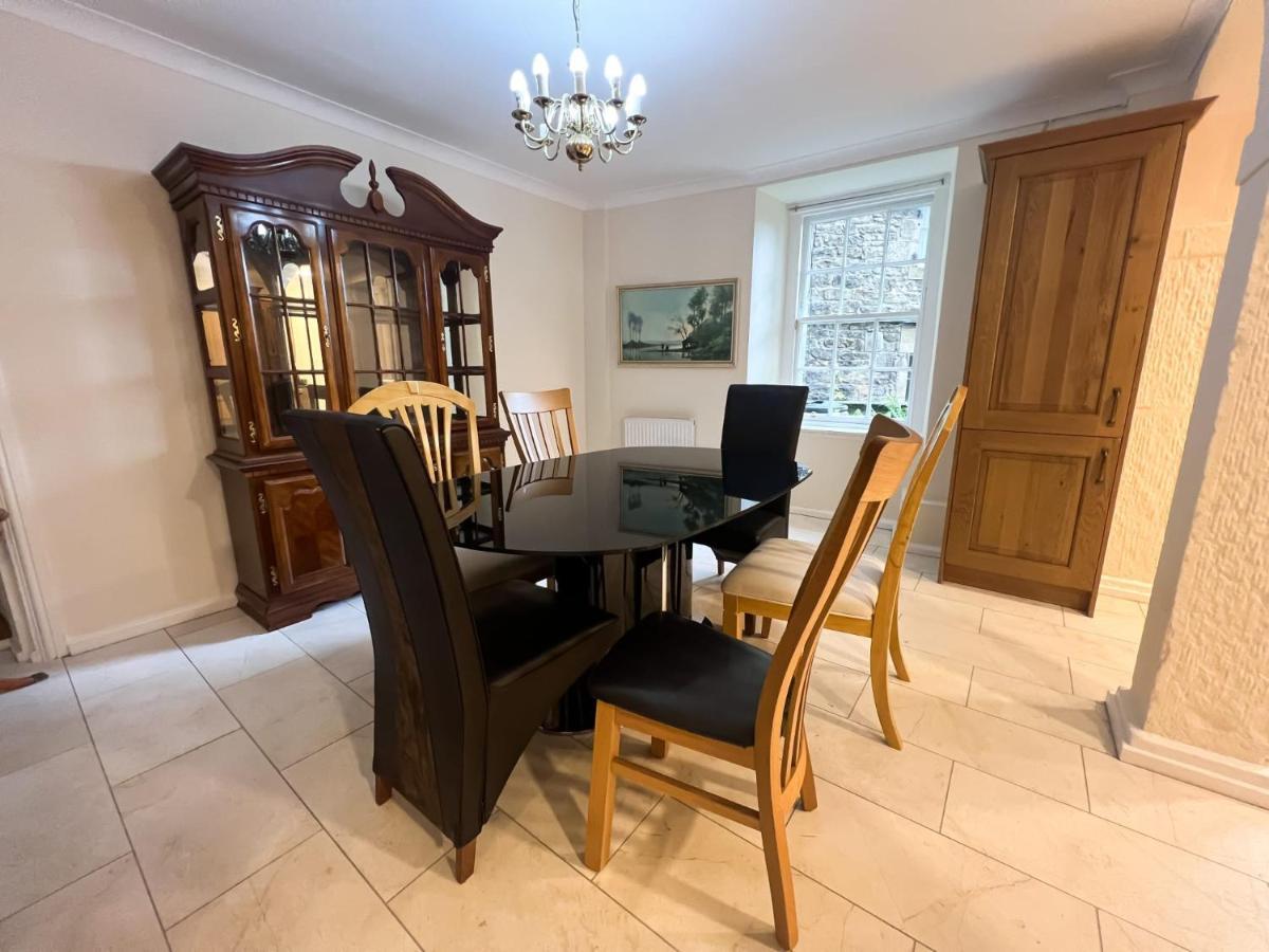 Spacious Flat Sleeps 8 Near Princes Street Εδιμβούργο Εξωτερικό φωτογραφία