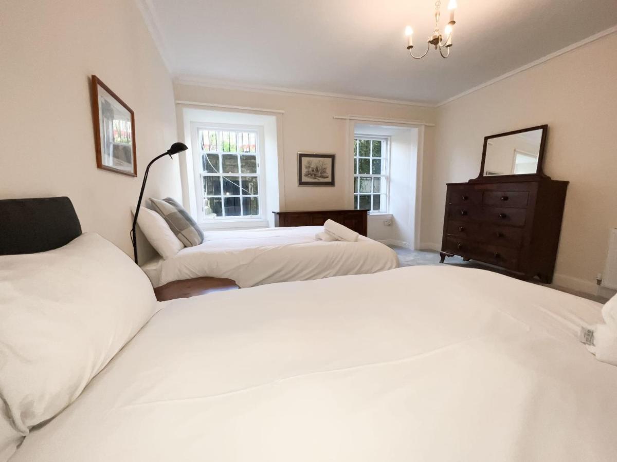 Spacious Flat Sleeps 8 Near Princes Street Εδιμβούργο Εξωτερικό φωτογραφία