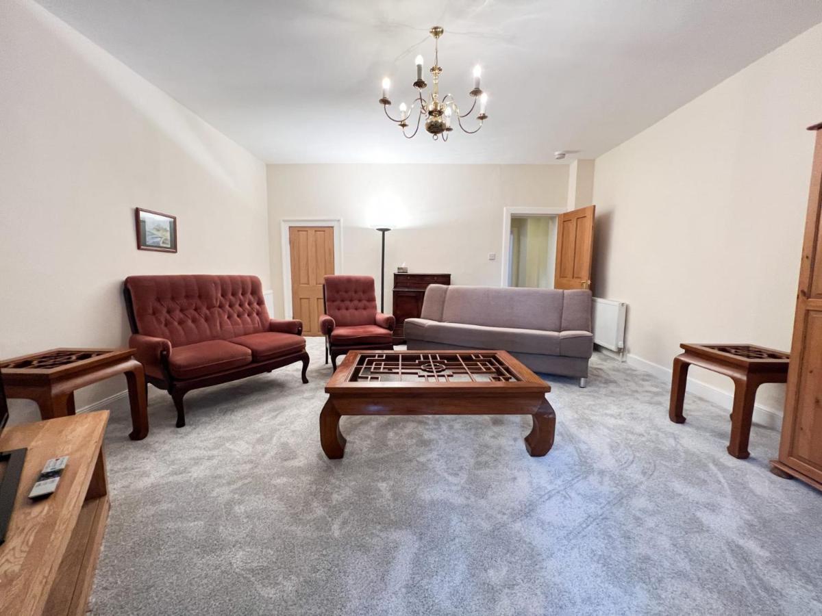 Spacious Flat Sleeps 8 Near Princes Street Εδιμβούργο Εξωτερικό φωτογραφία